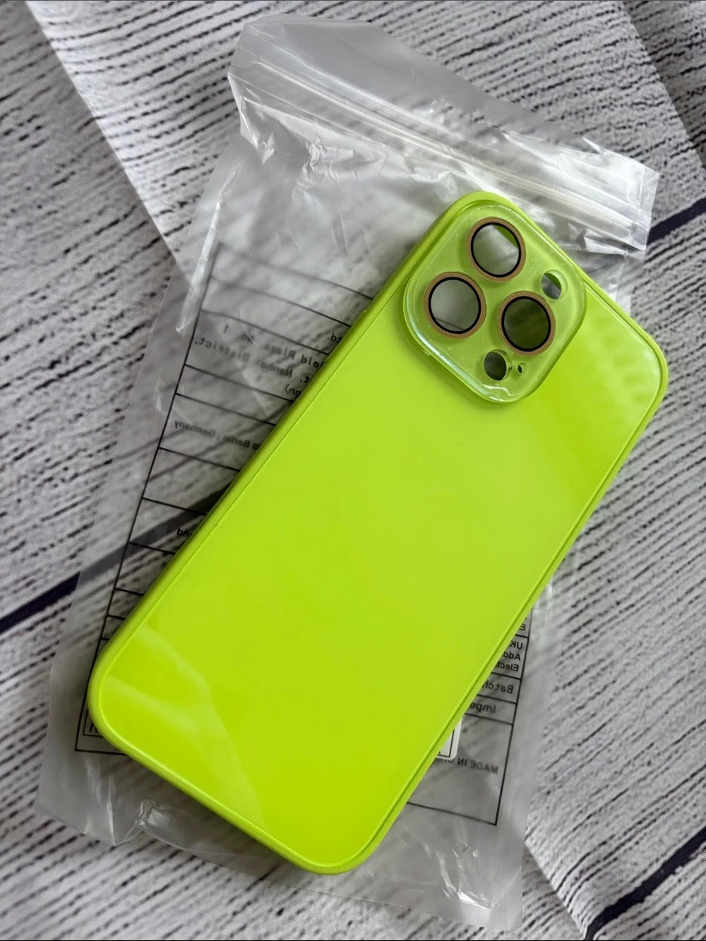 Neon Lime Protective Phone Case - iPhone 16 Pro Max